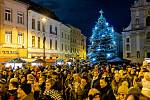 Vánoční trhy, akce Česko zpívá koledy 2022 v Opavě.