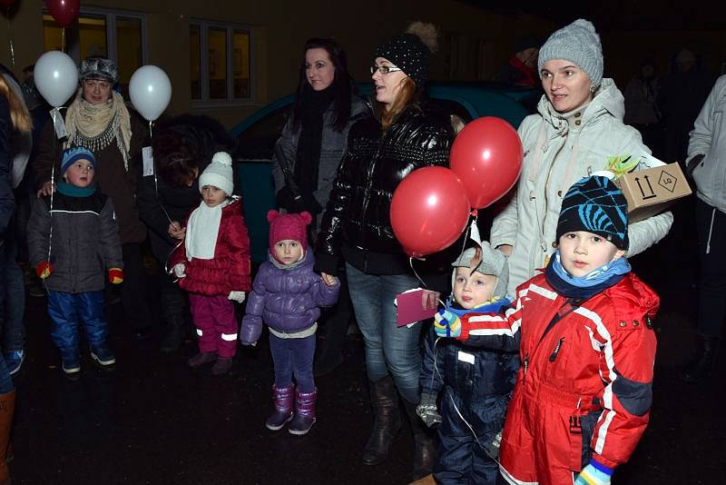 V Bohuslavicích doplnili akci také o vypouštění balónků s přáním Ježíškovi.