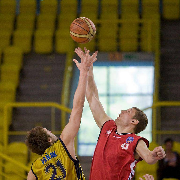 BK Breda & Weinstein Opava - Basketball Brno 100:72