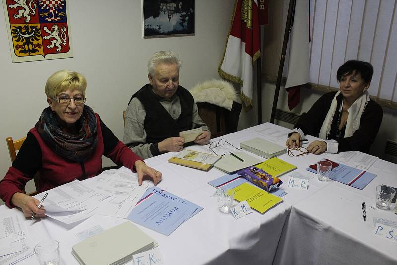 První den prezidentských voleb v Raduni.