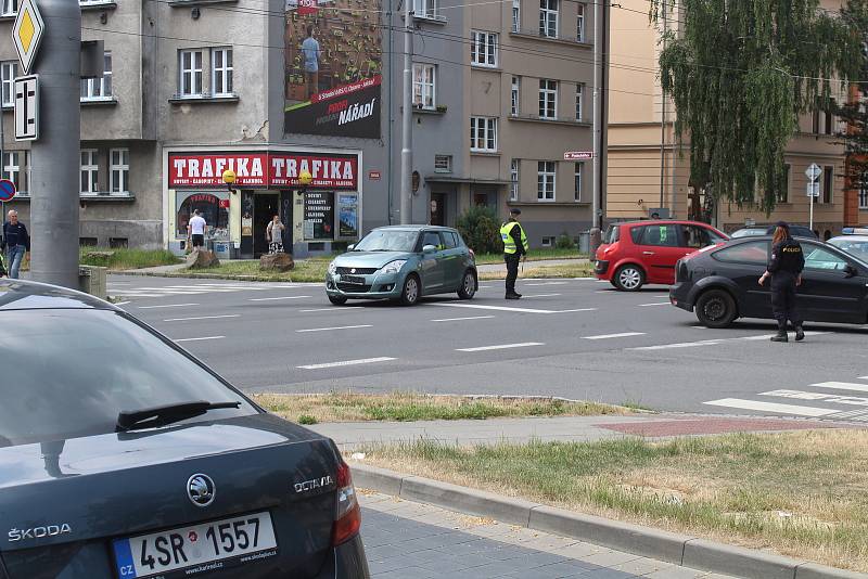 Dopravní nehoda na Olomoucké ulici v Opavě, čtvrtek 24. června dopoledne.