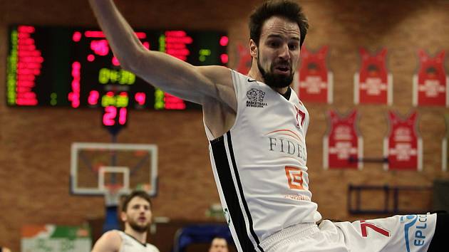 Basketbalisté Nymburka vyhráli třicátý zápas v nejvyšší soutěži, doma sletli Opavu 110:73.    Foto: Tomáš Laš
