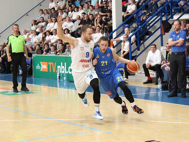 Basketbalové play off (7. zápas): BK Děčín – BK Opava 79:62 (22:15, 38:39, 53:47)