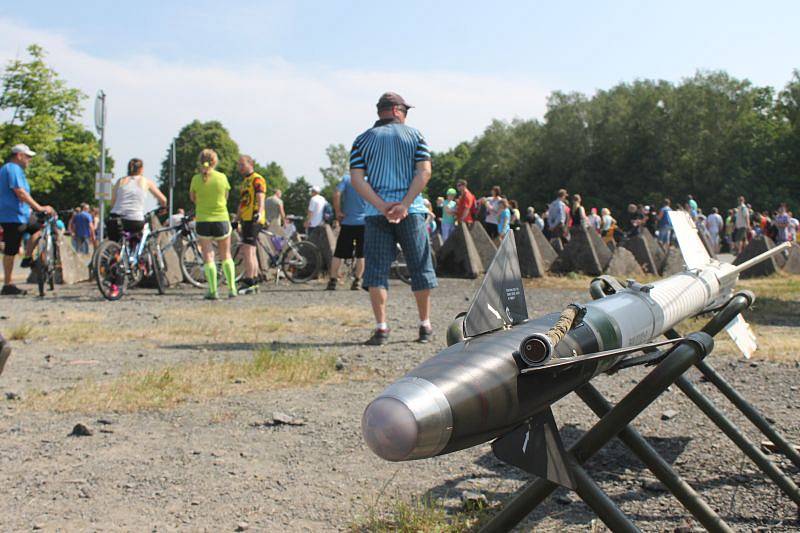 Gripeny, tanky T-34 anebo letouny JAK-3 či FW-190. Nejen na tuto techniku lákala vzpomínková akce, která v sobotu proběhla v Areálu československého opevnění Hlučín-Darkovičky.