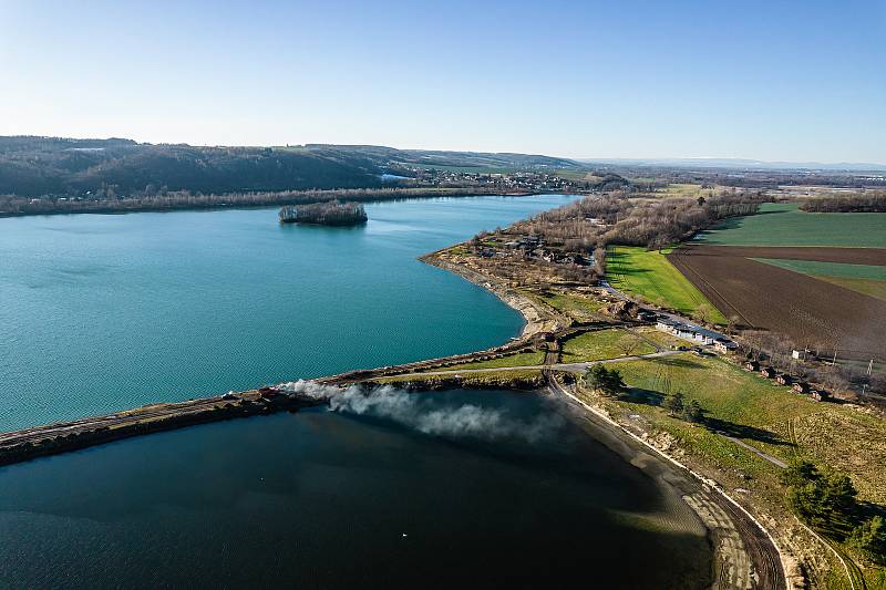 Hlučínské jezero z dronu. Květen 2022, Hlučín.