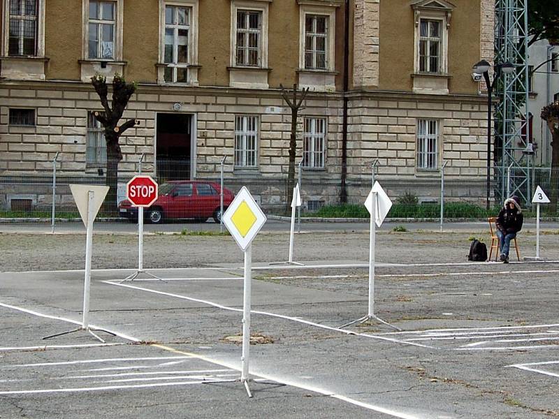 Naučí se bezpečně jezdit a navíc je to baví. Šedesát žáků z opavských základních škol se letos přihlásilo do soutěže mladých cyklistů.