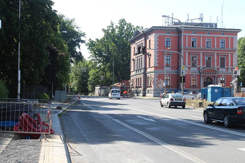 Modernizace semaforů u křižovatek s Hradeckou a Otickou ulicí. Opava, 15. června 2021.