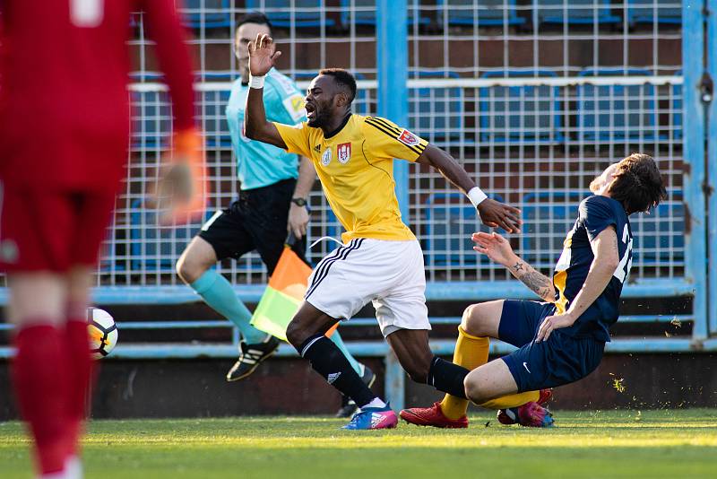 Zápas 26. kola Fortuna národní ligy SFC Opava - FK Dynamo České Budějovice 5. května 2018 v Opavě. Elvis Sukisa Mashike - čb.