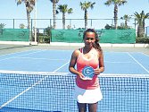 Pernilla Mendesová se raduje z premiérového triumfu na turnaji ITF v Heraklionu.