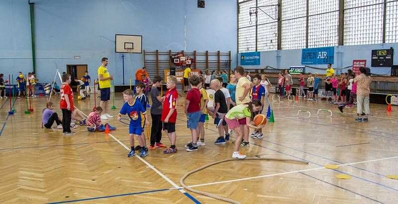 Velká basketbalová roadshow se konala v tělocvičně Základní školy Otické v Opavě. 