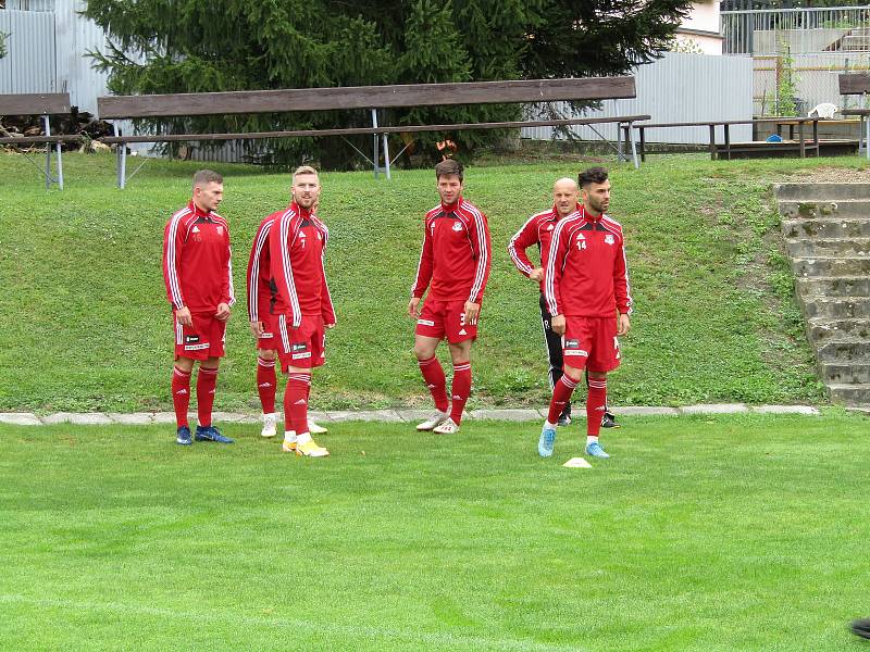 Dolní Benešov dal venku tři góly, přesto nebodoval. Foto: Petr Krömer