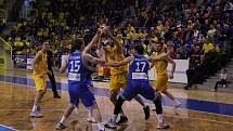 BK Opava – USK Praha 72:57 (24:11, 42:26, 59:44) 