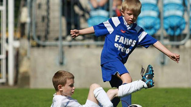 Mezinárodní fotbalový turnaj benjamínků hostila v sobotu Opava. Do Slezské metropole se sjelo čtrnáct týmů z České republiky a Polska. Zlaté medaile si odvezli fotbalisté brněnské Zbrojovky, kteří v penaltovém rozstřelu zdolali olomouckou Sigmu.