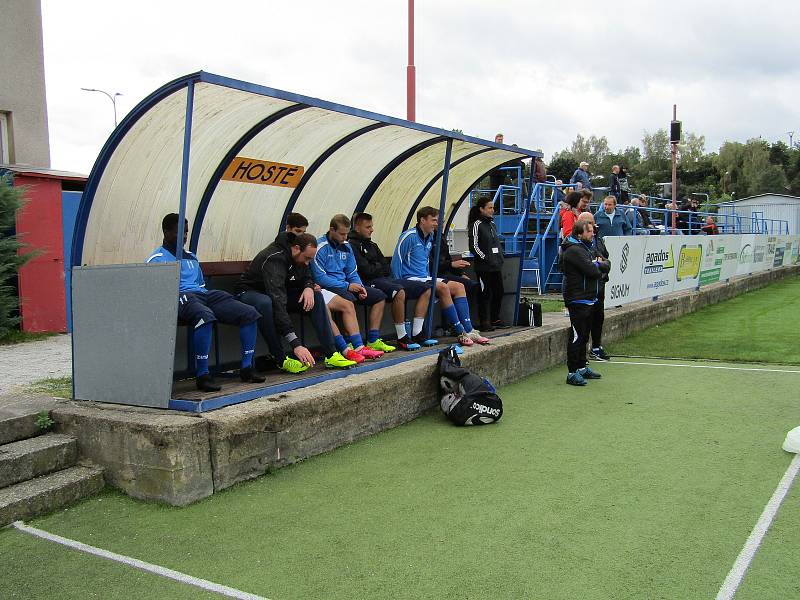 Dolní Benešov dal venku tři góly, přesto nebodoval. Foto: Petr Krömer