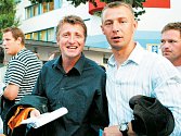 Michal Horňák (vlevo) působí ve Spartě jako asistent trenéra s další legendou klubu Petrem Koubou.