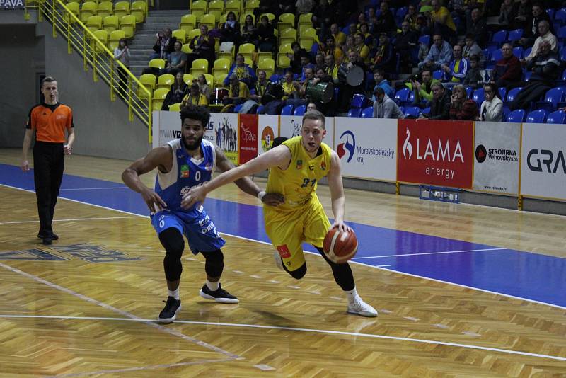 BK Opava - NH Ostrava 95:79 (23:14, 41:34, 70:52).