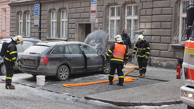 Požár na elektroinstalaci způsobil škodu za 200 tisíc korun.