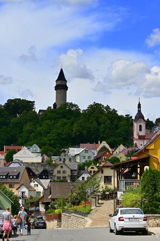 Štramberk je častým cílem turistů, kteří touží po výhledech i historii.