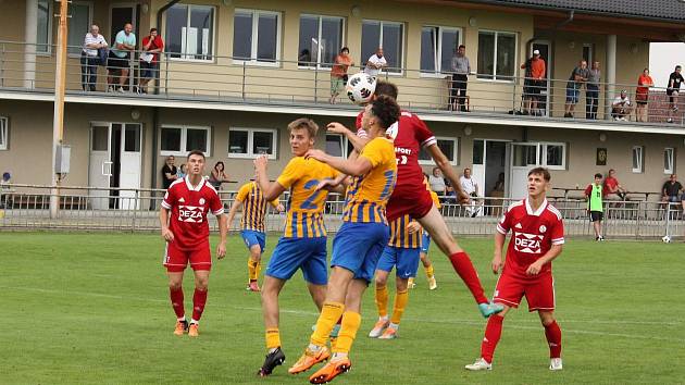 Zápas 3. kola divize F Opava B - Valašské Meziříčí 2:2. 