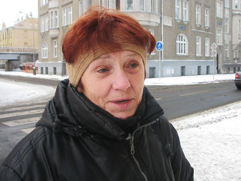 Bohuna Motyčková, 59 let, Opava, důchodkyně: Ne, protože pak se půjčky hromadí a těžko se člověk z dluhů dostane. Nehledě na vysoké úroky. 