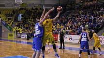 BK Opava – USK Praha 72:57 (24:11, 42:26, 59:44) 