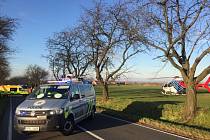 Záchranáři zasahovali ve středu 13. prosince odpoledne u smrtelné dopravní nehody na silnici mezi Chuchelnou a Strahovicemi.