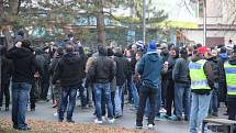 Padesát zadržených fanoušků a další, kteří utrpěli zranění. I takto dopadlo derby mezi Slezským FC a ostravským Baníkem, jež hosté vyhráli 1:0.