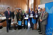 Přívětivý úřad je soutěž, ve které letos přebírali ocenění zástupci tří nejlepších úřadů z Moravskoslezského kraje. Zvítězil Krnov následovaný Opavou a Karvinou.