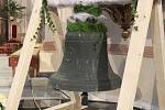 Tisková konference k projektu Zvony míru a pokoje pro Evropu. Píšťský zvon z roku 1649 v kostele sv. Vavřince. 16. října, 2021, Píšť.