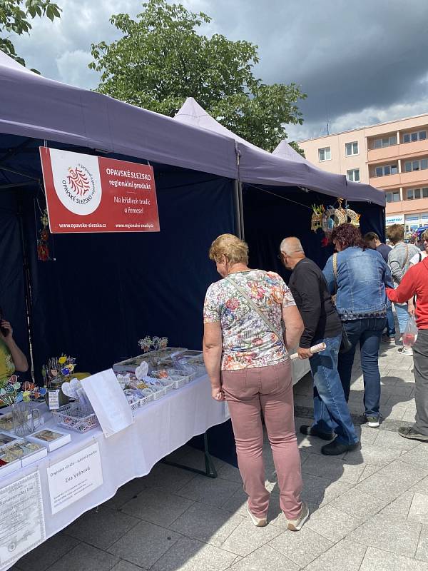 Hlučín ožil folklorem i řezbářským uměním.