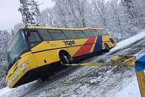 Dopravní nehoda linkového autobusu v Kyjovicích.