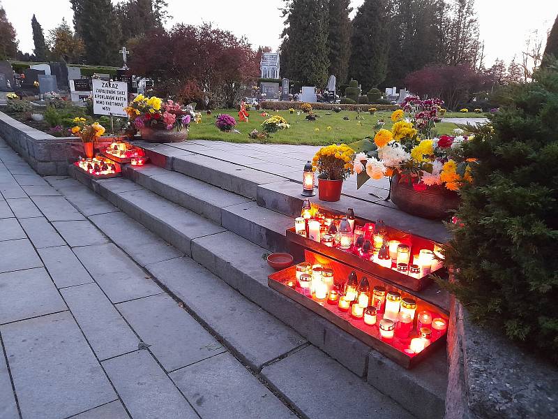 Dušičky na Městském hřbitově v Opavě. 30. října 2022, Opava.