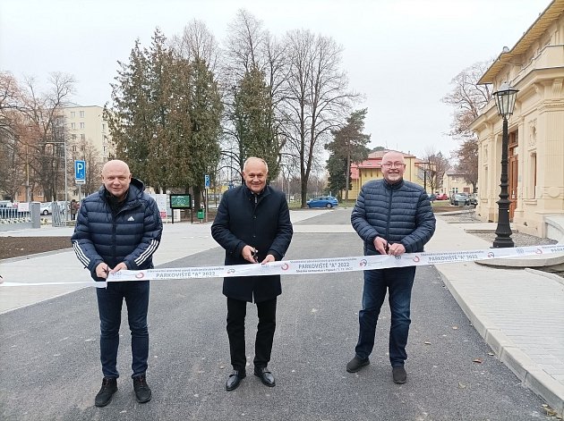 Otevření parkoviště ve Slezské nemocnici v Opavě, 1. prosince 2022.