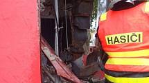 Krátce před osmou hodinou na točně trolejbusu na Hlučínské ulici v Opavě došlo ke zranění stavebního dělníka.