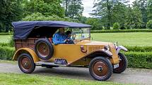 Celkem sto dvacítka účastníků se zapojila do akce s názvem Oldtimer Parade, která se během soboty uskutečnila v Kravařích.