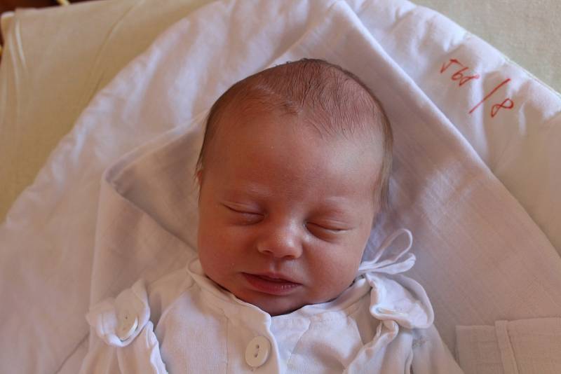 Štěpán Ovčáček se narodil 18. července 2019, vážil 3,30 kilogramu a měřil 50 centimetrů. Rodiče Veronika a Lukáš z Opavy přejí svému prvorozenému synovi do života především zdraví.