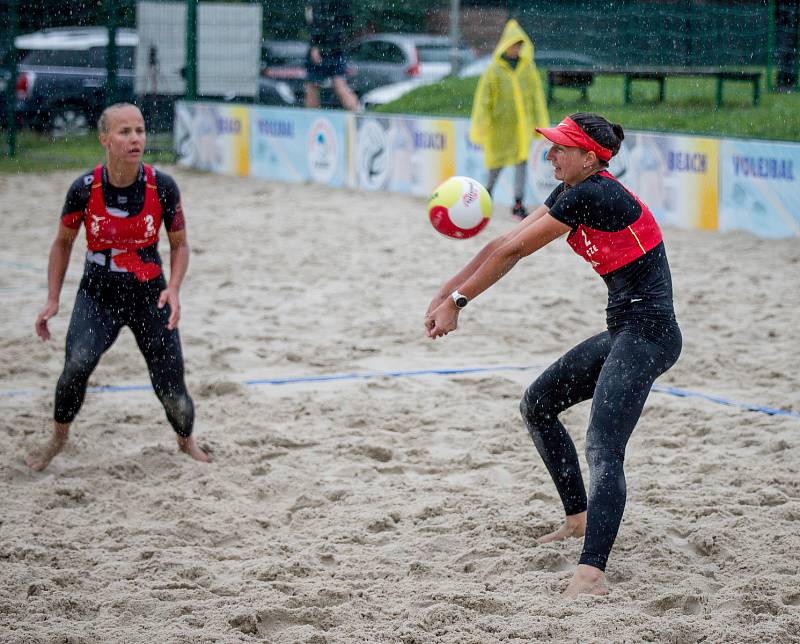 Český pohár 1* žen v plážovém volejbale, 11. července 2020 v Opavě. Miroslava Dunárová a Daniela Resová.