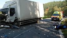 Dopravní nehoda motocyklisty a nákladního auta mezi Vítkovem a Jakubčovicemi nad Odrou.