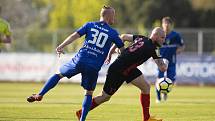 Vlašim - Zápas 23. kola Fortuna národní ligy mezi FC Vlašim a SFC Opava 22. dubna 2018 ve Vlašimi. David Březina - v, Tomáš Smola - o.