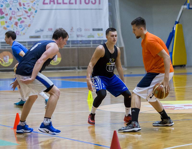 Opavští basketbalisté začali přípravu.