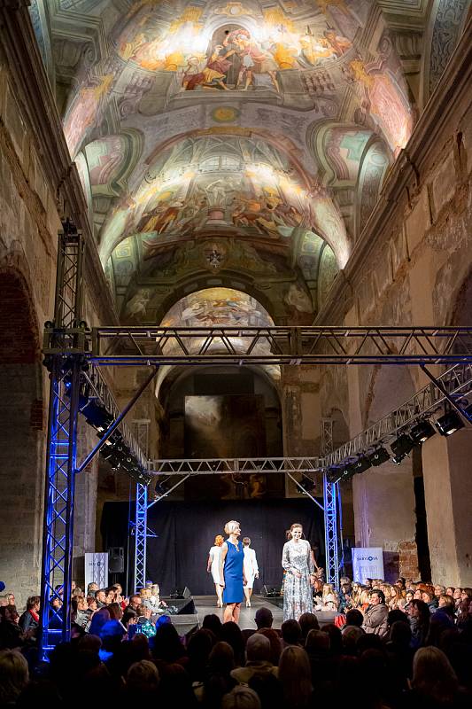 V prostorách kostela sv. Václava v Opavě se v březnu 2019 konala také módní přehlídka. Ilustrační foto.