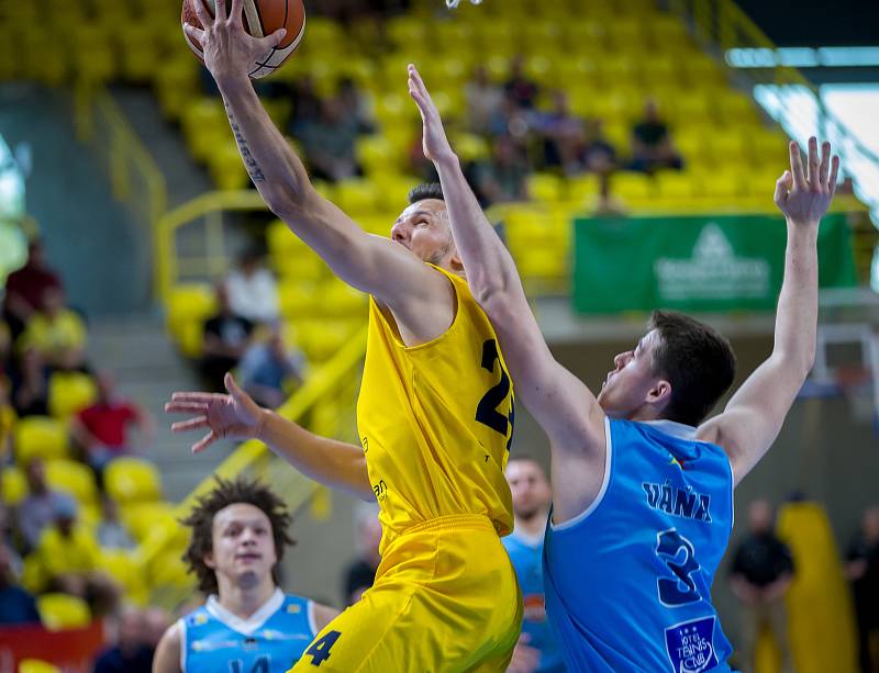 BK Opava-BK Olomoucko 93:63. Opava postupuje.