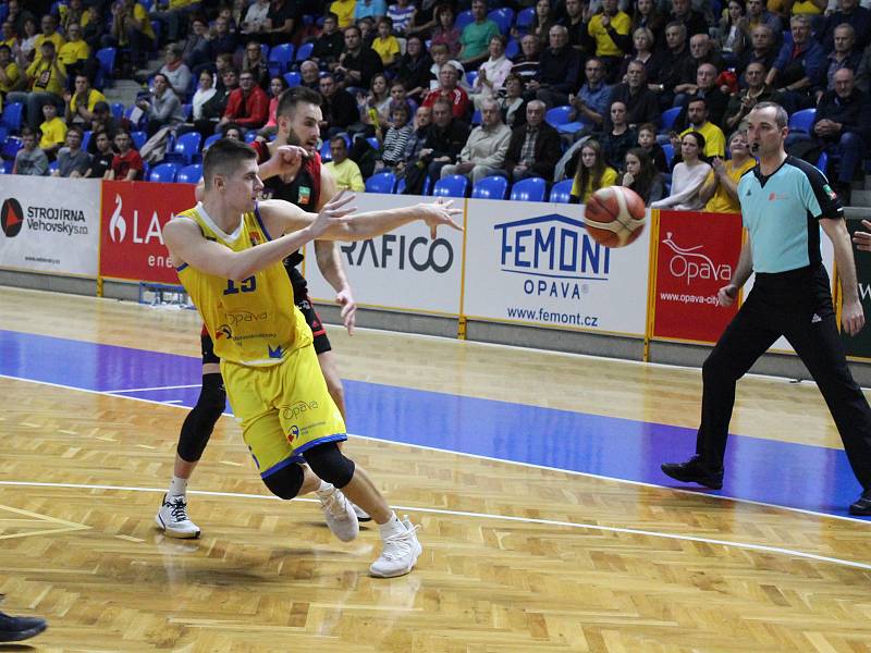 BK Opava – Svitavy 85:79 (18:16, 49:36, 64:59)