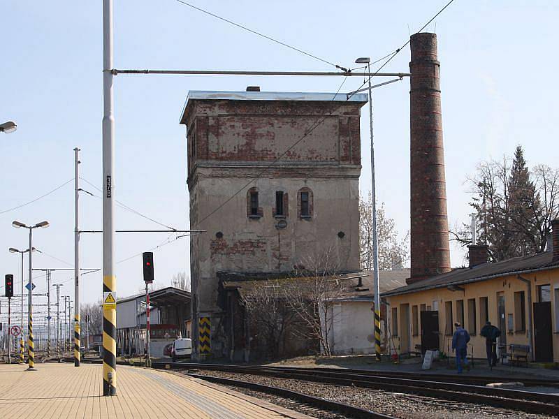 Bývalou vodárenskou věž v Opavě u východního nádraží prodaly České dráhy už vloni.