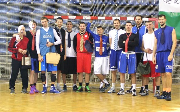 Do kabelkového a kravatového veletrhu Deníku se zapojili také basketbalisté BK Opava.