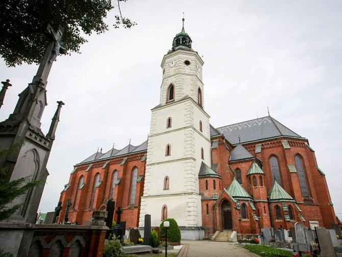 Kostel sv. Bartoloměje v Kravařích.
