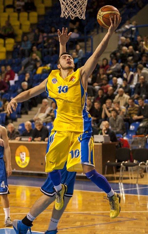 BK Opava – USK Praha 96:71