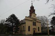 Chátrající kostel sv. Jana Křtitele.