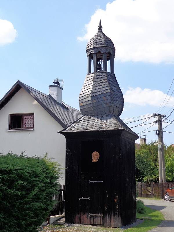 Pocheň je malebná osada obce Brumovice v okrese Opava.