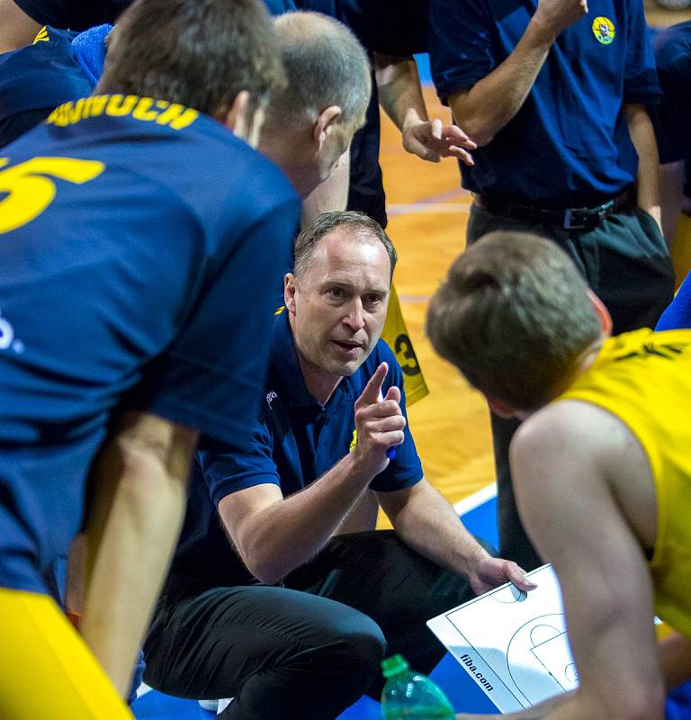 BK Opava – USK Praha 72:57 (24:11, 42:26, 59:44)